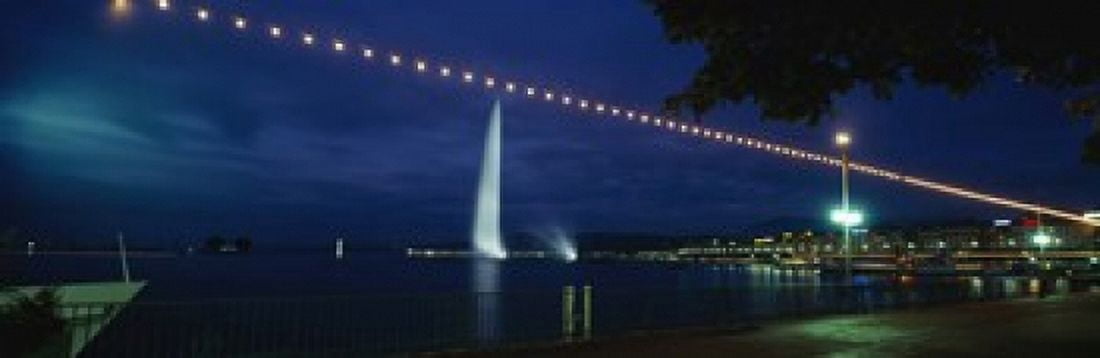 Fountain at night Jet Deau Geneva Switzerland Canvas Art - Panoramic Images (18 x 6)