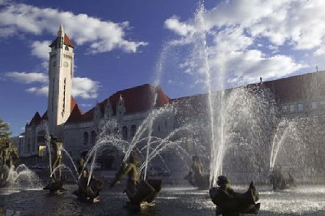 Fountains in front of a railroad station Milles Fountain Union Station St Louis Missouri USA Canvas Art - Panoramic Images (16 x 11)