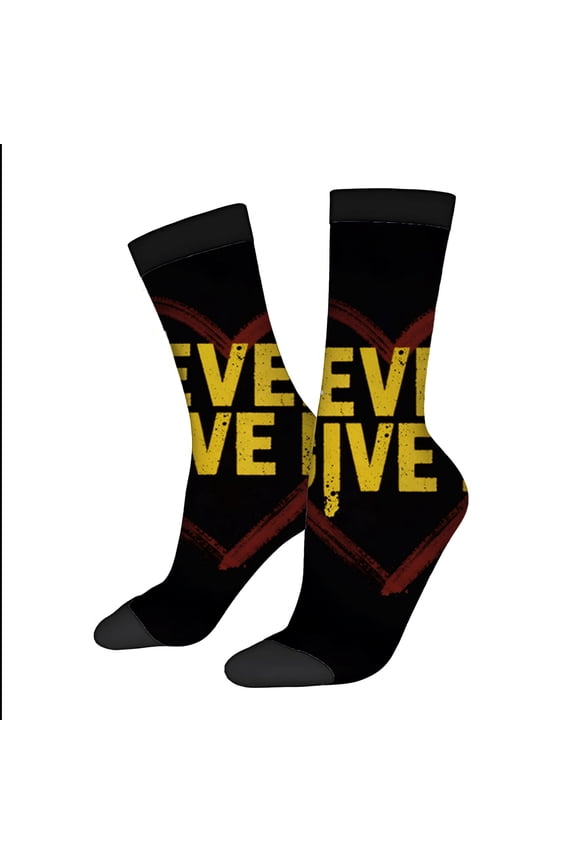 Four Seasons Universal Socks - 2 Pairs of Unisex Trendy Socks with Bold ' LOVE LIVE ' Design Distressed Text and Contrasting Colors