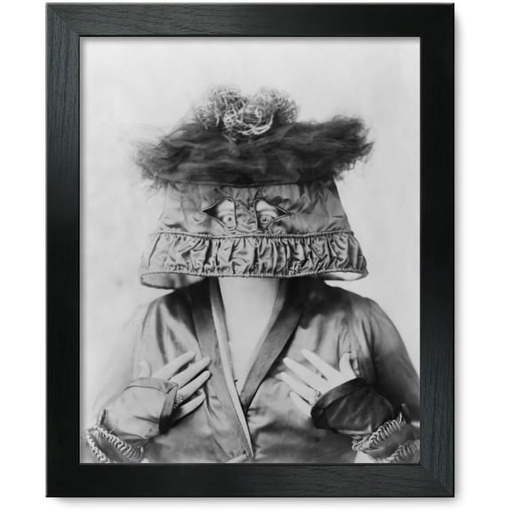 Framed Print: Marie Dressler, Head-And-Shoulders Portrait, Facing Front, Wearing
