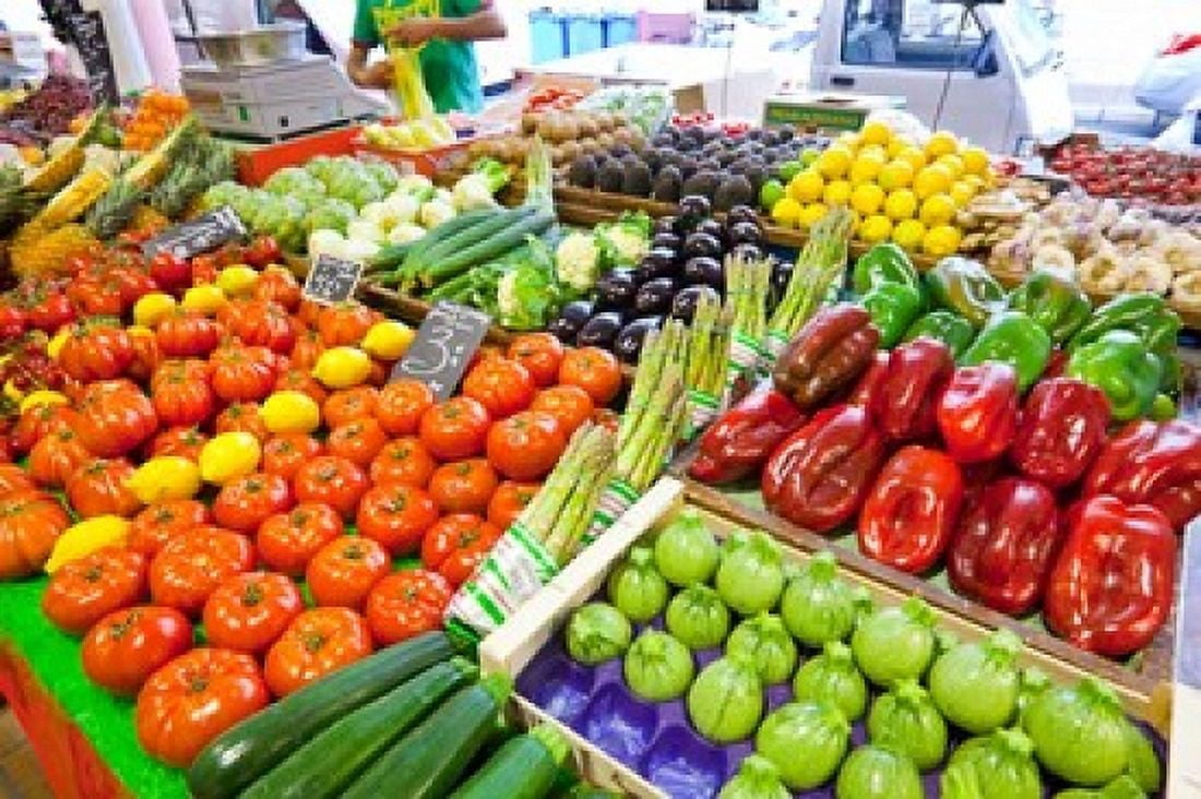France Provence Cannes Produce market Canvas Art - Jaynes Gallery DanitaDelimont (31 x 21)
