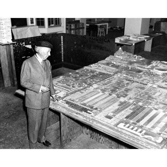 Frank Lloyd Wright History (36 x 24)