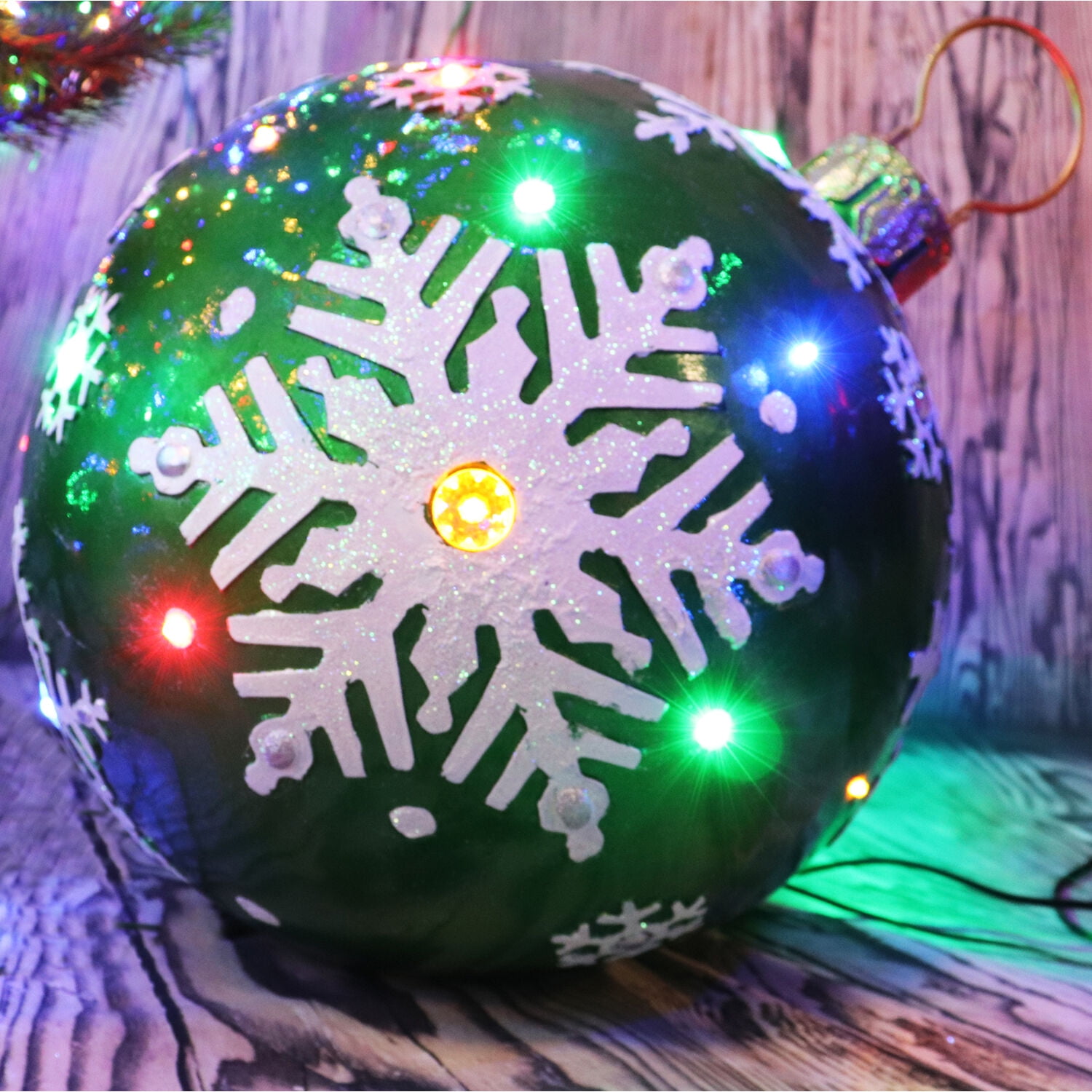 Green Resin Snowflake LED Christmas Ball Ornament