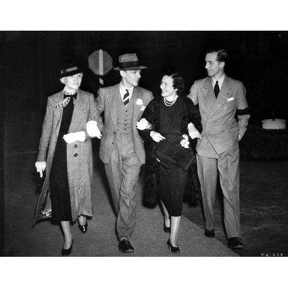 Fred Astaire Walking in Black and White Photo Print (8 x 10)