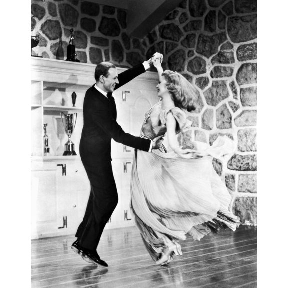 Fred Astaire and Ginger Rogers Dancing Passionately in Portrait Photo Print (24 x 30)