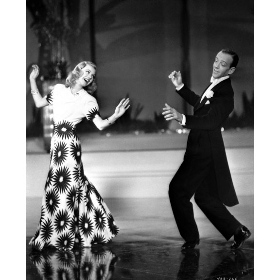 Fred Astaire and Ginger Rogers dancing on stage Photo Print (24 x 30)
