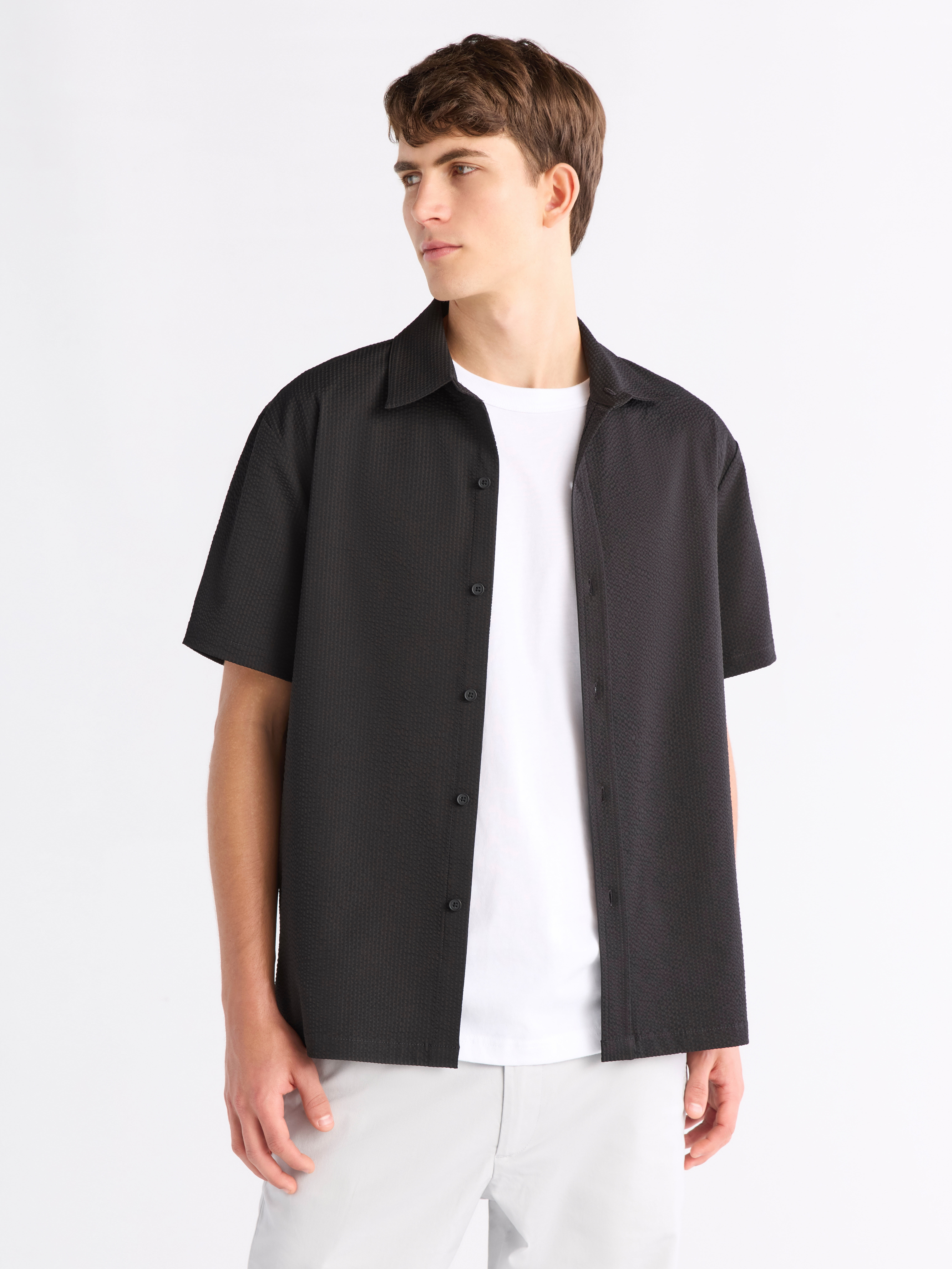 Free Assembly Men's Seersucker Camp Shirt with Short Sleeves, Sizes S-3XL