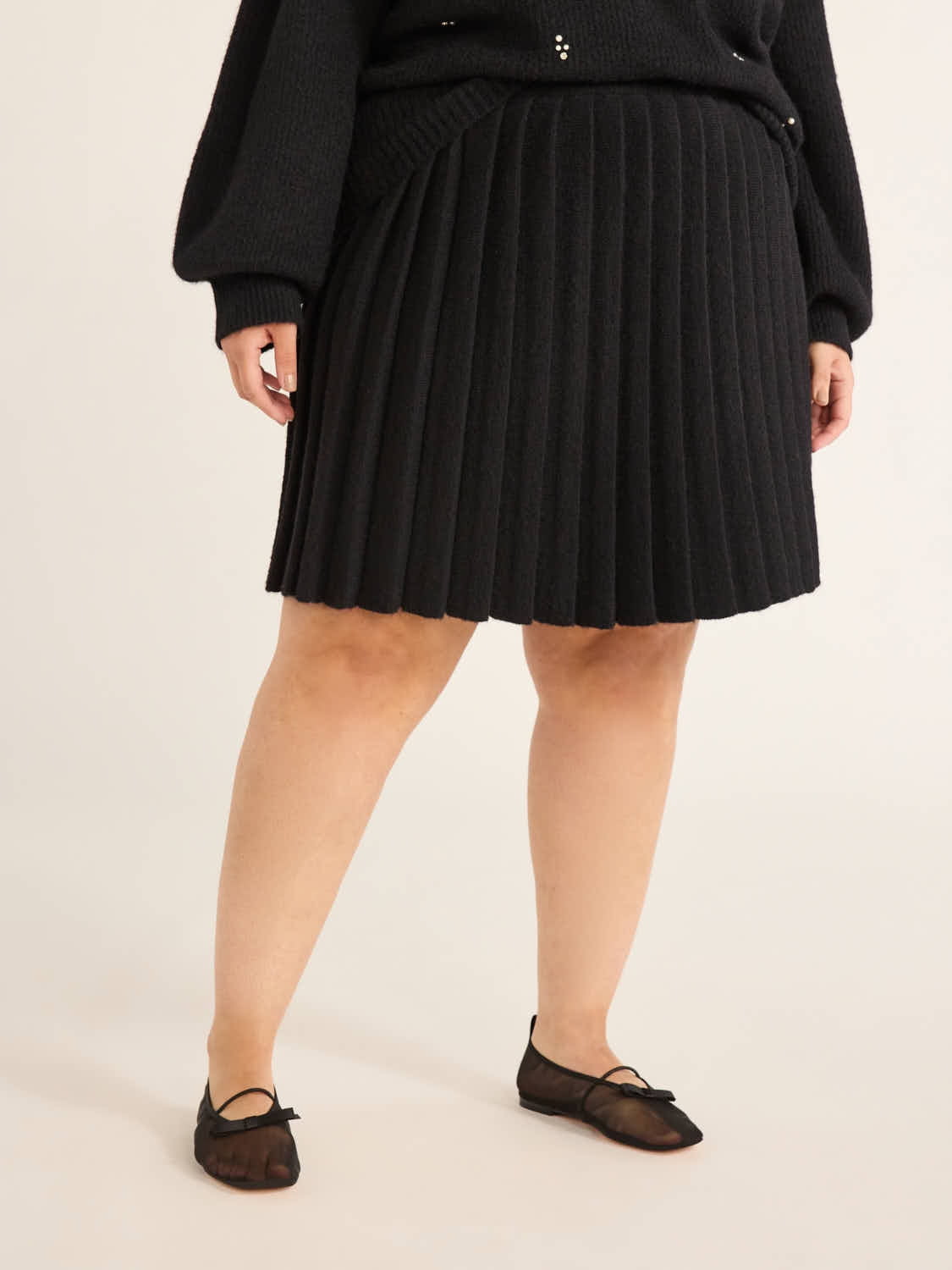 Free Assembly Women’s and Women's Plus Pleated Mini Sweater Skirt, Sizes XS-4X