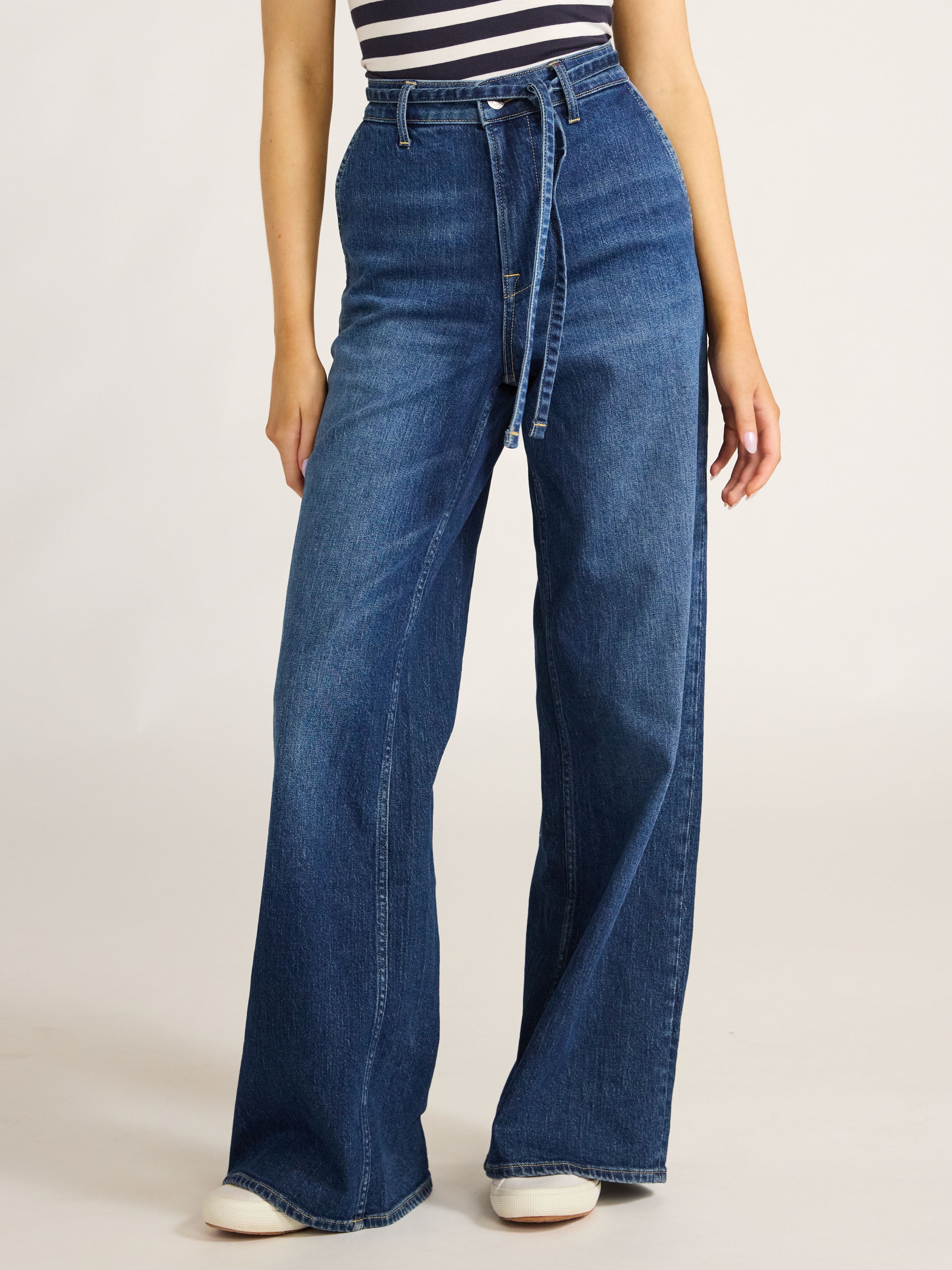 Free Assembly Women's Belted Wide Leg Trouser Jeans, 31 Free Assembly Women's Belted Wide Leg Trouser Jeans, 31