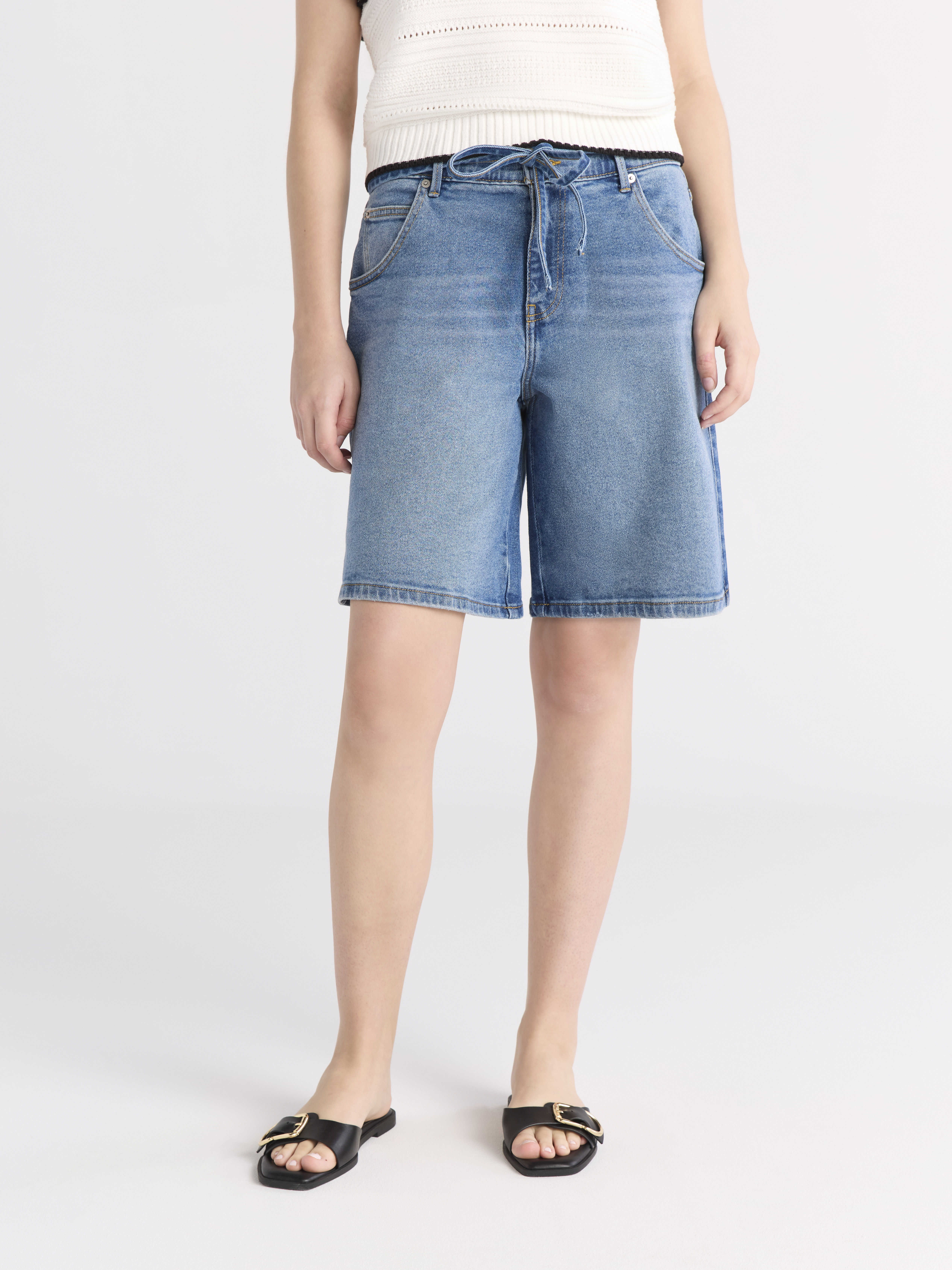 Free Assembly Women's and Women's Plus Bermuda Shorts with Belt, 9" Inseam, Sizes 0-28