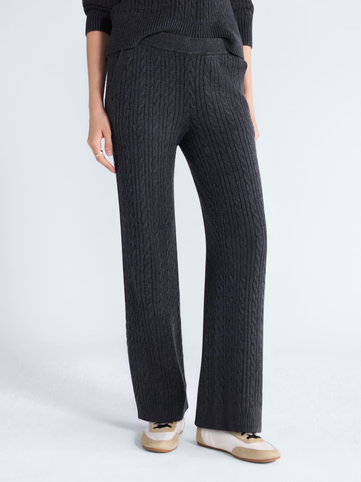 Free Assembly Women's and Women's Plus Cozy Yarn Cable Knit Sweatpants, 28.5" Inseam, Sizes XS-4X