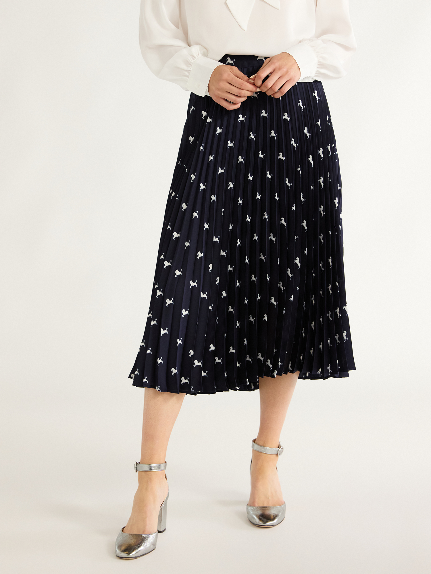 Black pleated midi skirt xs hot sale