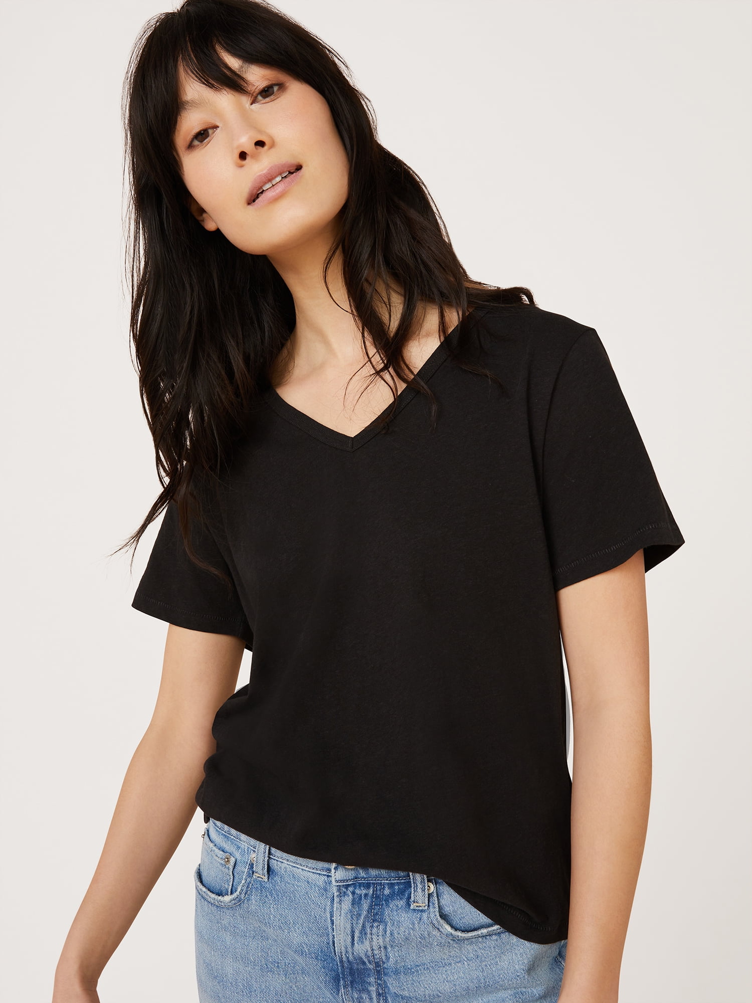 Free Assembly Women’s V-Neck T-Shirt with Short Sleeves - Walmart.com