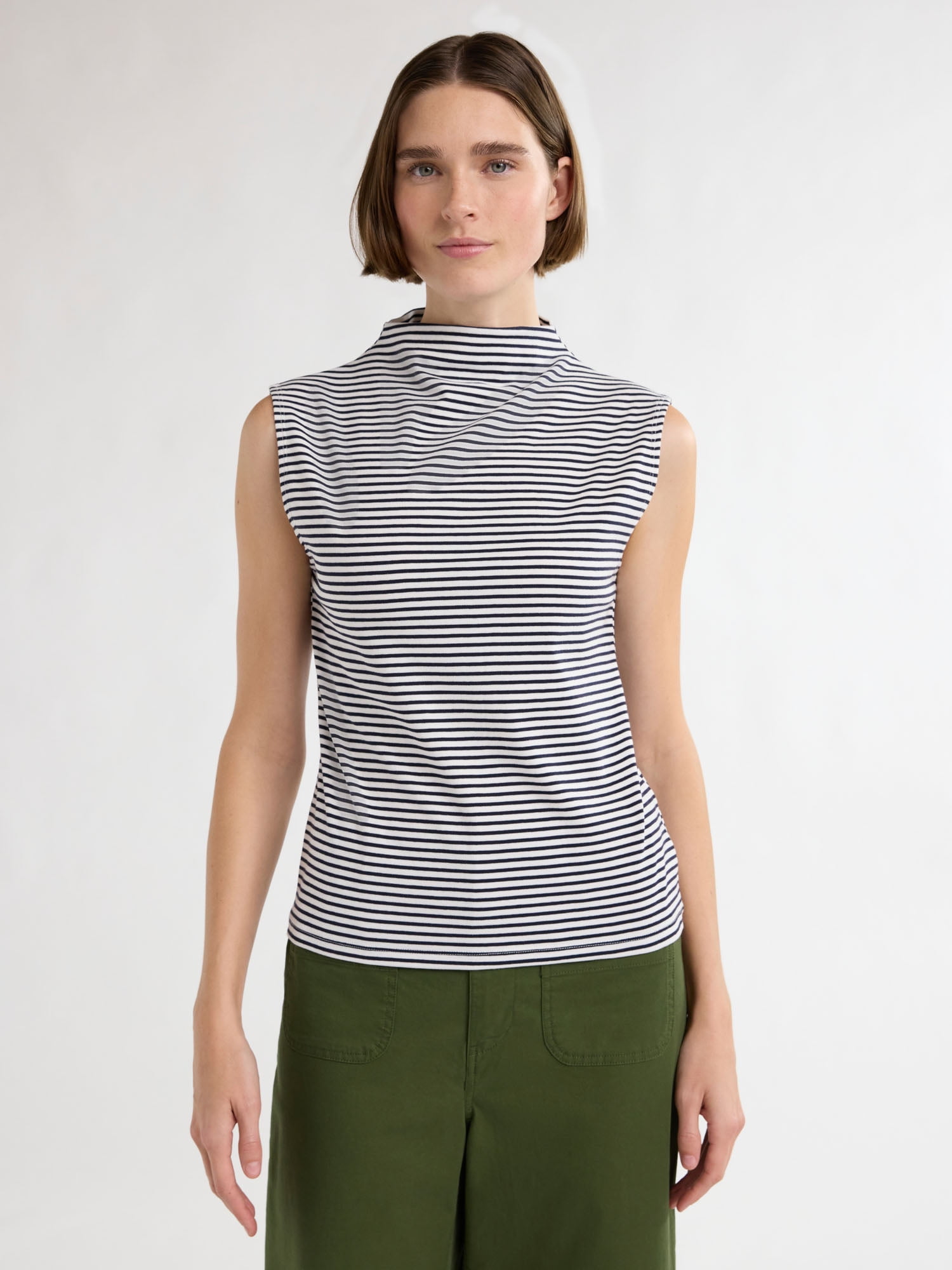 Free Assembly Women’s and Women's Plus Sleeveless Mock Neck Top, Sizes XS-4X