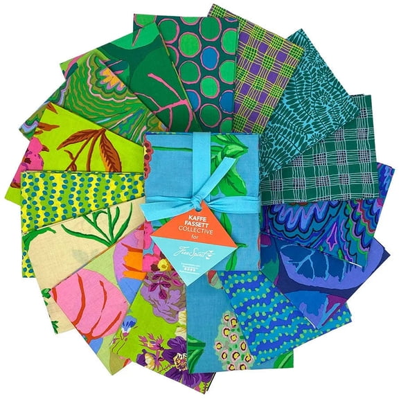Free Spirit - Kaffe Fassett: February 2025 Cool Fat Quarter Bundle 15 pcs