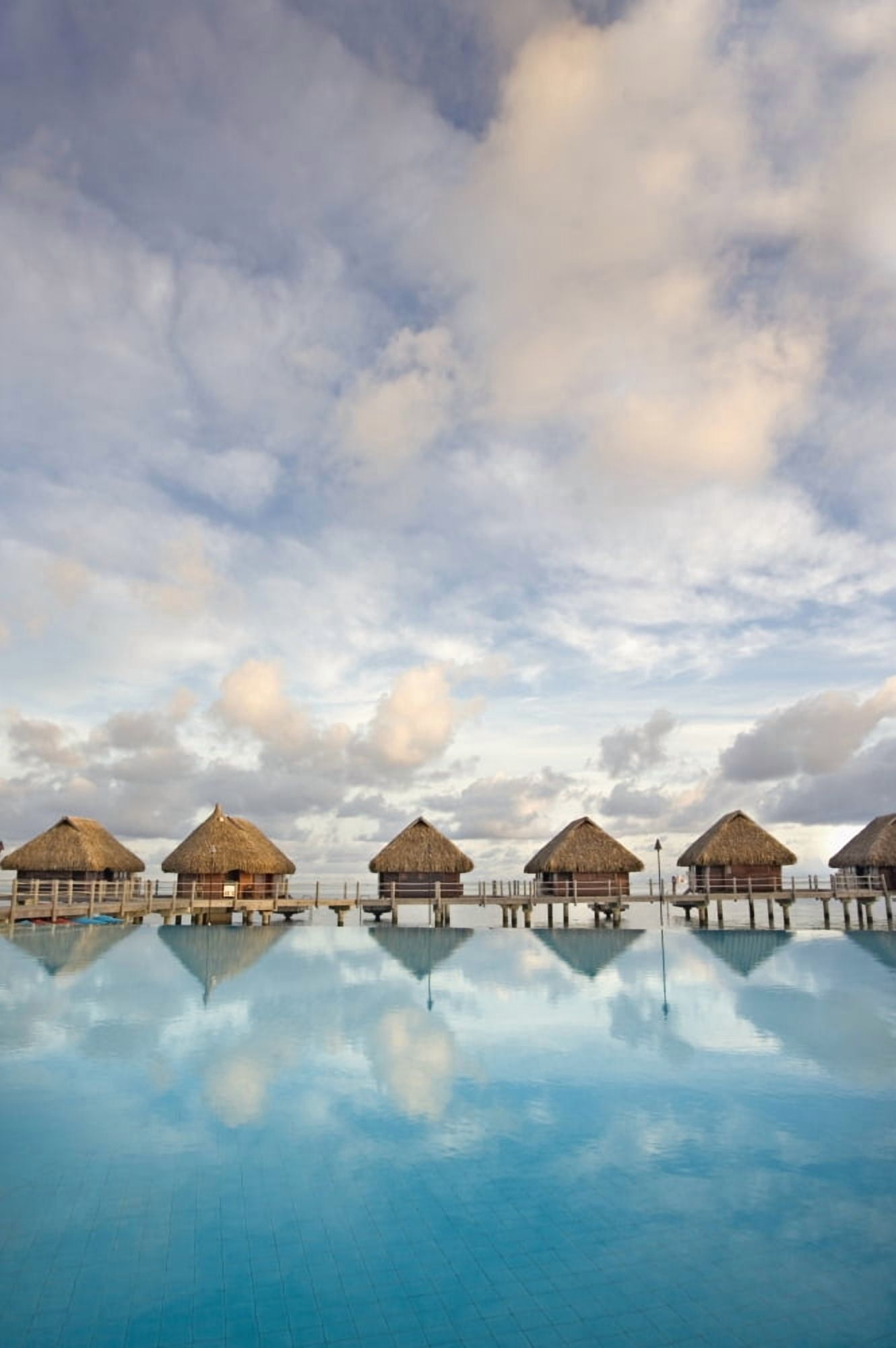 French Polynesia Pearl Resort Bungalows Over Beautiful Turquoise Ocean Canvas Art - M Swiet Productions Design Pics (11 x 17)