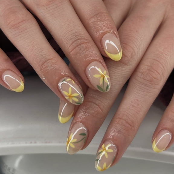 French yellow manicure, simple and fresh flower fake nail, short almond nail removable nail piece