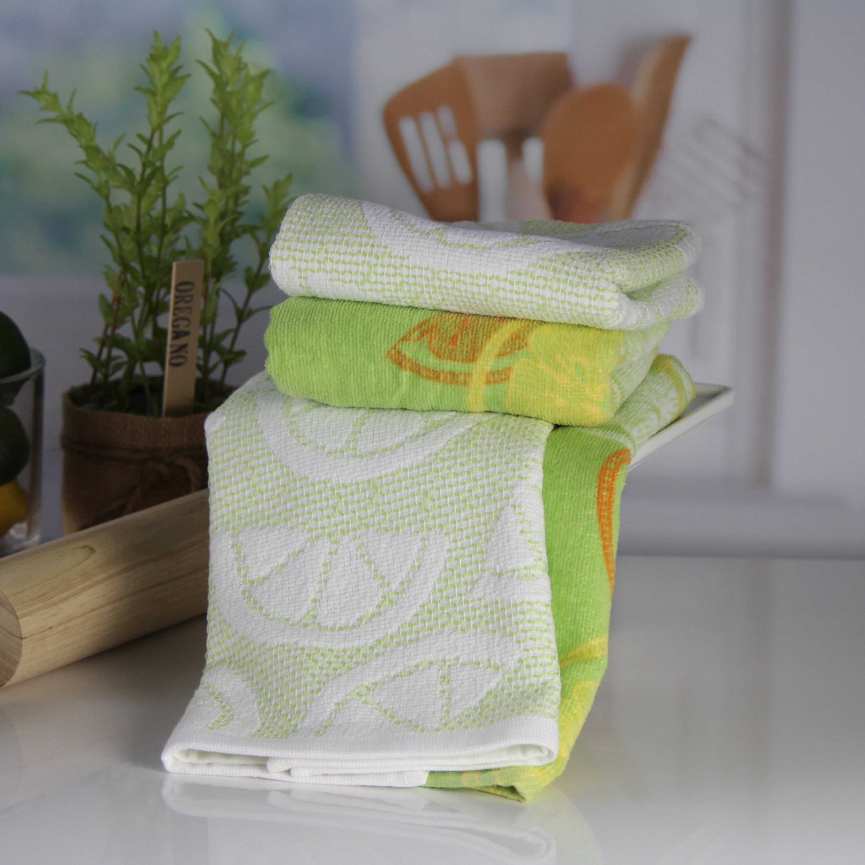 Freshee with Intellifresh Technology, 4 Pack, Kitchen Towel Set, Green