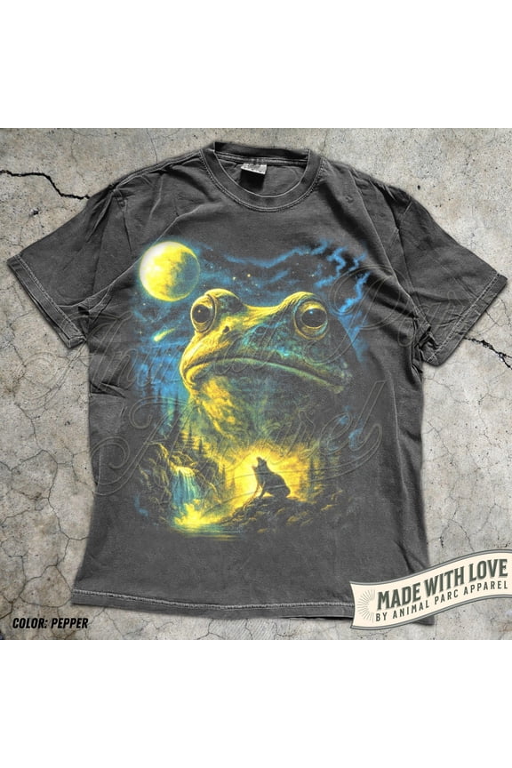 Frog Howling to the Moon T Shirt 90s Full Moon Animals Graphic Tee Retro Nature Lover Gift Cottagecore Forest Pond Life Frogs Shirt