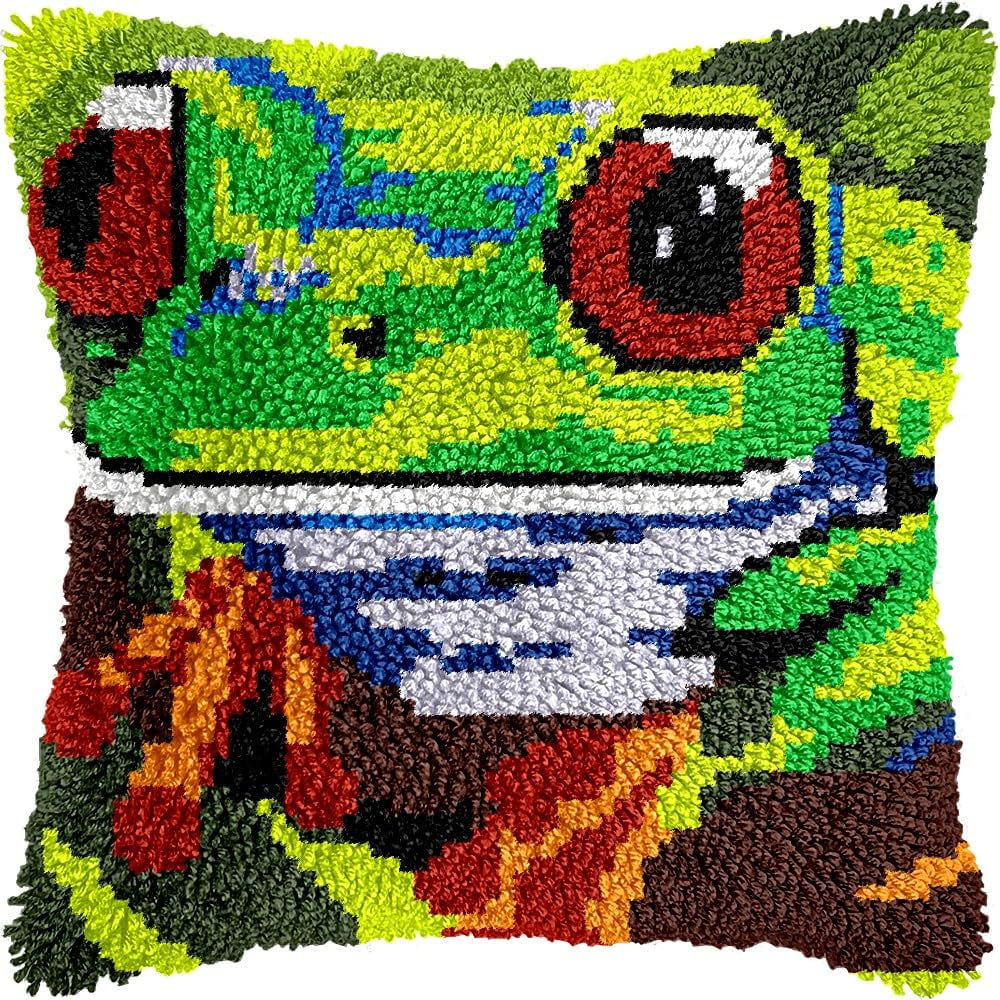 Frog Latch Hook Kits Pillow DIY Pillowcase Crochet Hook Cushion Making Kits with Preprinted Pattern Canvas Instruction Yarns Pillow Cover Easy Starter DIY Crochet Kits 43x43cm（L90)
