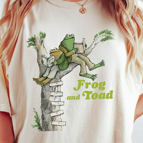 Frog And Toad Shirt, Classic Book Shirt, Aesthetic Woman Clothing, Book Lover Gift, Old Book Shirt, Cottagecore Shirt Unisex S-5XL Hot Trending Shirt, Vintage Birthday Gift