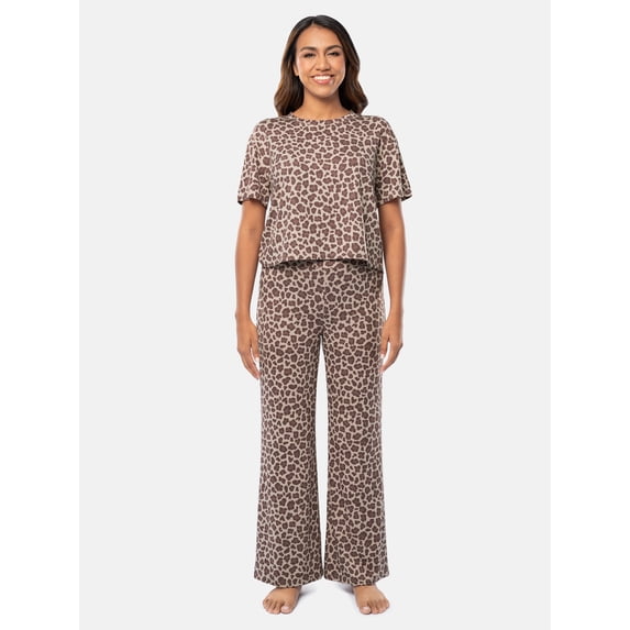Fruit of the Loom Women's Soft and Breathable Short Sleeve Boxy Top and Wide Leg Pajama Set, Sizes S-4X
