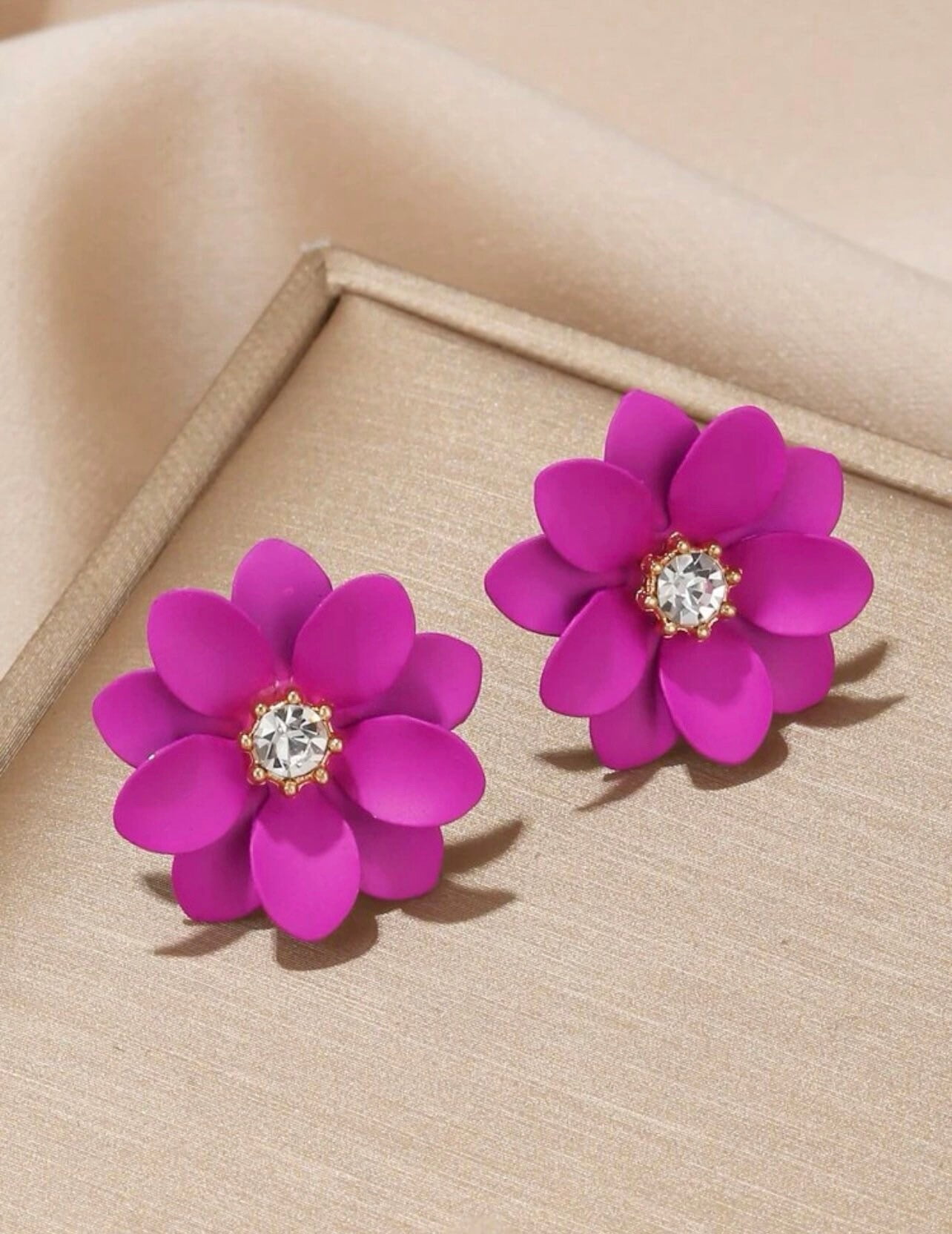 Fuchsia Flower Stud Earrings - hot pink Flower Earrings - Pink and gold earrings