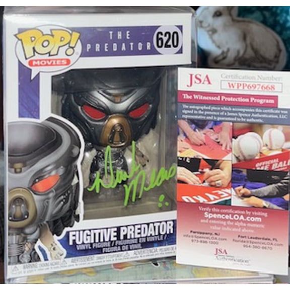 Fugitive Predator 620 Vinyl Figure Signed JSA Certified