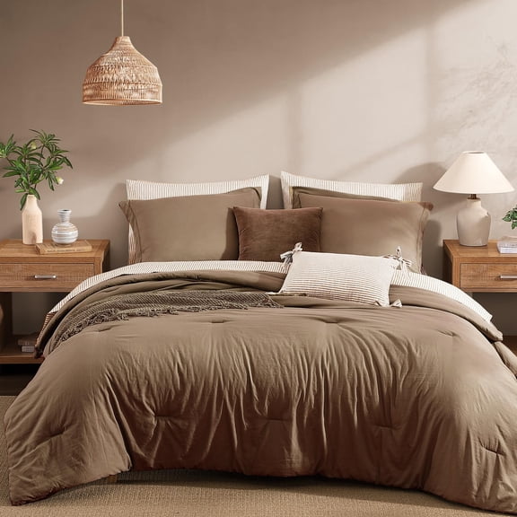 Full Brown 7-Piece Prewashed Bed-in-a-Bag Bedding Set