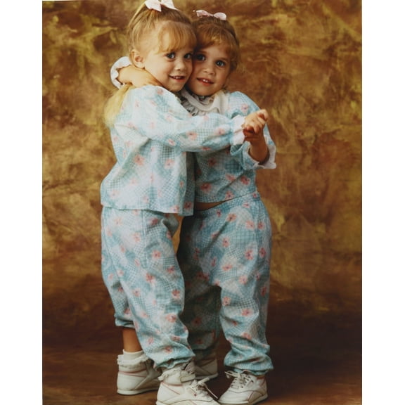 Full House Olsen Twins Holding Hands Photo Print (8 x 10)