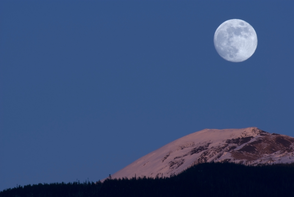 Full Moon at Alpenglow Canvas Art - Yuichi TakasakaStocktrek Images (35 x 23)