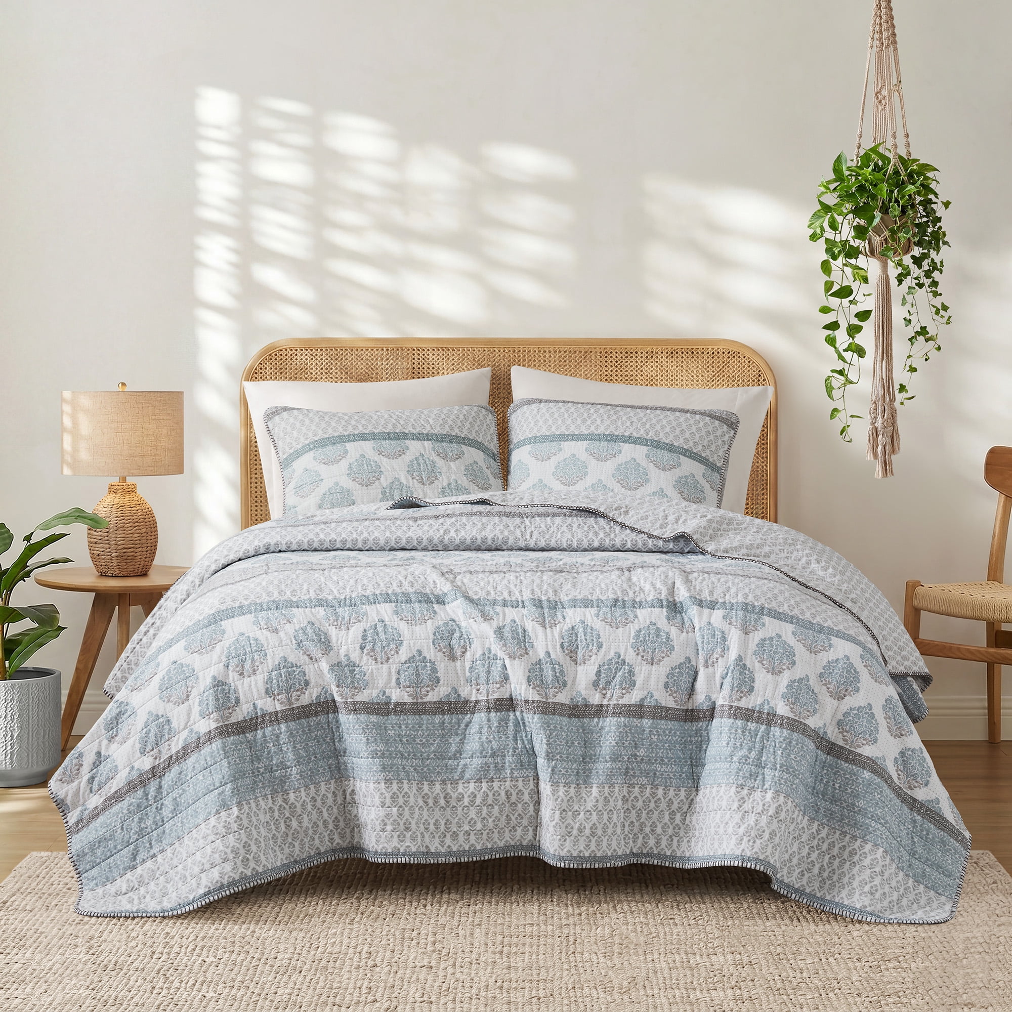 Full Queen 100% Cotton Quilt Set with Medallion Block-Print Design, 2" Channel Quilting, Lightweight All-Season Bedspread with Blanket Stitch, Prewashed for Softness