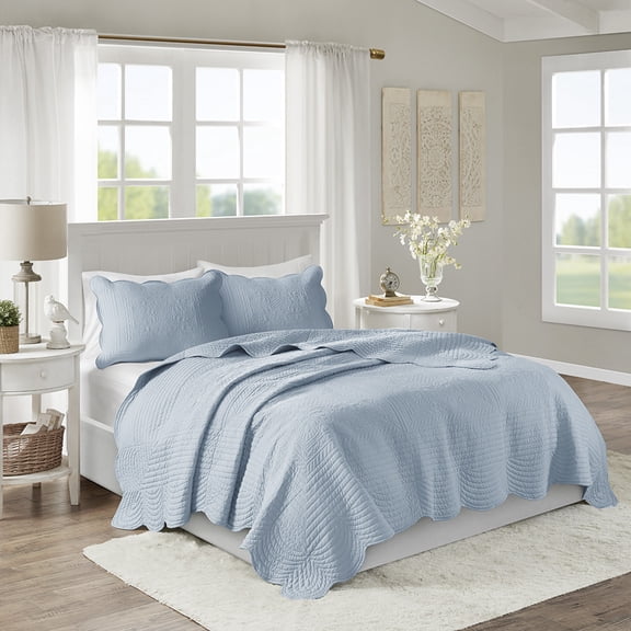 Full/Queen 3 Piece Reversible Scalloped Edge Quilt Set