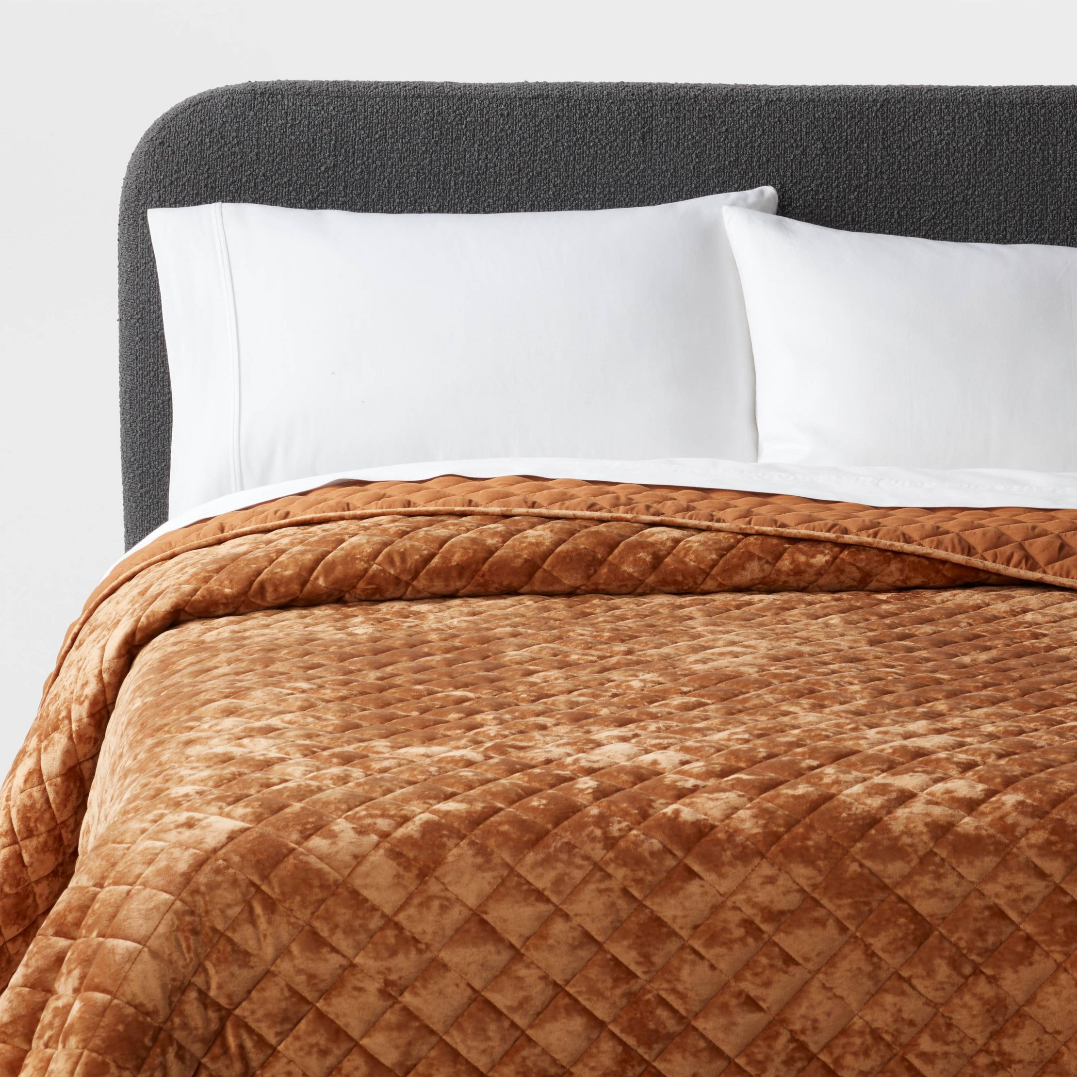 Full/Queen Luxe Diamond Stitch Velvet Quilt Camel ™