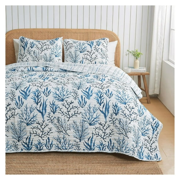 Full / Queen Size Coastal Quilt Bedding Set | Summer Navy Nautical Bedspread | Beach-Themed 3-Piece Reversible Bedding Sets & Collections | Lightweight Quilted Coverlet (Full / Queen, Navy Coral)
