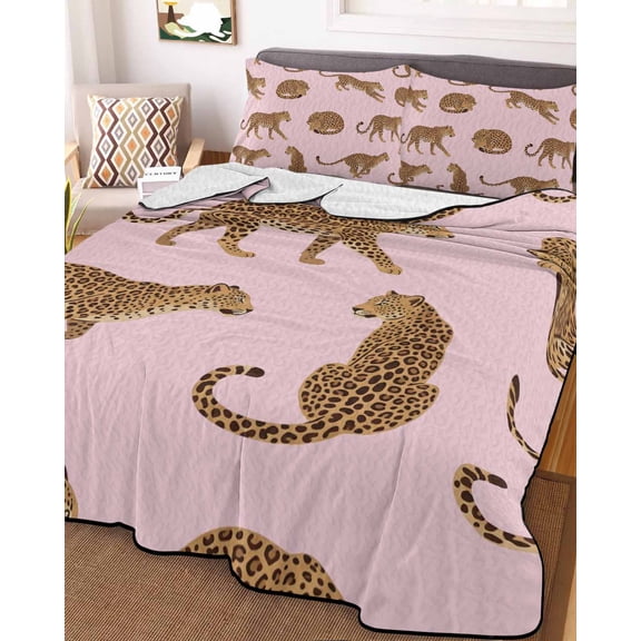 Full Quilt Bedding Set Abstract Panthers on Pink Summer Quilt Lightweight Quilted Coverlet with 2 Pillow Shams, Summer Tropical Animals 3-Piece Bedspread Quilt Set for All Season