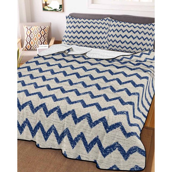 Full Quilt Bedding Set, Blue Zigzag Line Lightweight Coverlet Summer Comforter Set Soft Microfiber Bedspread, Repeating Wave on Retro Linen 3 Piece Quilt Set with 2 Pillow Shams All Seasons Use
