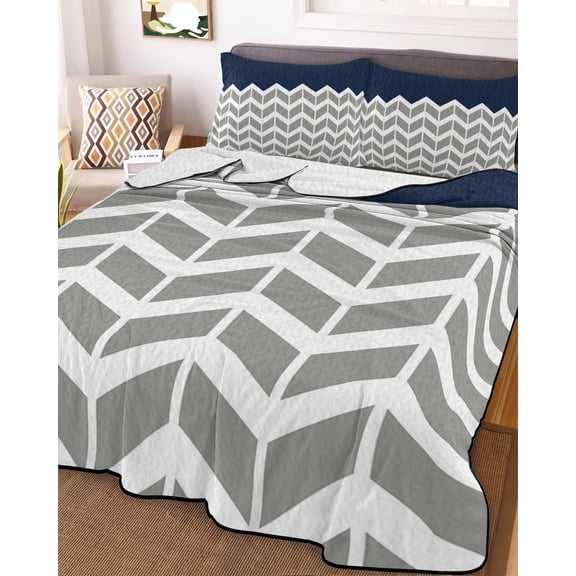 Full Quilt Bedding Set, Grey Stripes Chevron Navy Lightweight Coverlet Summer Comforter Set Soft Microfiber Bedspread, Zigzag Ripple Abstract Geometric 3 Piece Quilt Set with 2 Pillow Shams
