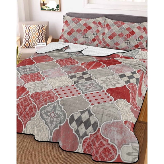Full Quilt Bedding Set, Modern Moroccan Shield Pattern Lightweight Coverlet Summer Comforter Set Soft Microfiber Bedspread, Red Geometric Art 3 Piece Quilt Set with 2 Pillow Shams All Seasons Use