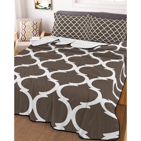 Full Quilt Bedding Set, Moroccan Geometric Retro Pattern Lightweight Coverlet Summer Comforter Set Soft Microfiber Bedspread, Watercolor Brown Back 3 Piece Quilt Set with 2 Pillow Shams