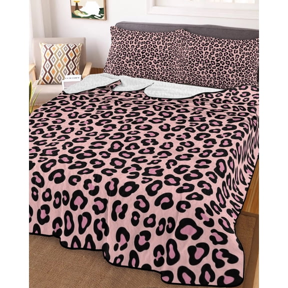 Full Quilt Bedding Set Pink Leopard Pattern Summer Quilt Lightweight Quilted Coverlet with 2 Pillow Shams, Farmhouse Animal Print Theme 3-Piece Bedspread Quilt Set for All Season