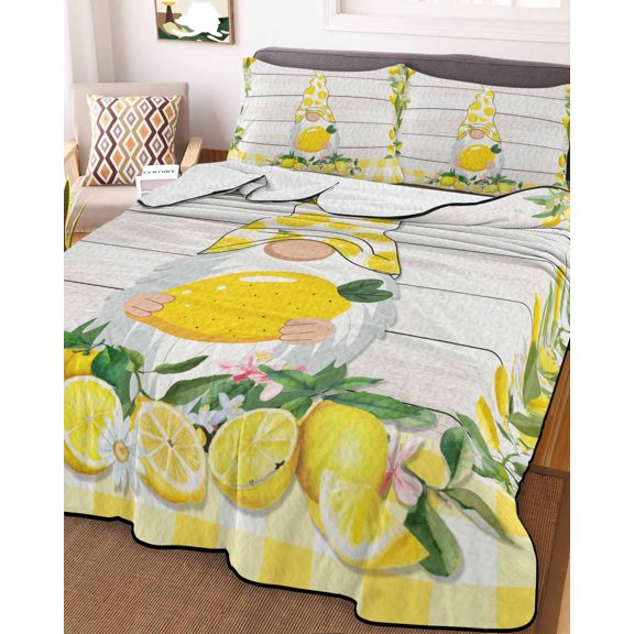 Full Quilt Bedding Set, Summer Lemon Gnome Lightweight Coverlet Summer Comforter Set Soft Microfiber Bedspread, Yellow Grid on Rustic Wood Plank 3 Piece Quilt Set with 2 Pillow Shams All Seasons Use