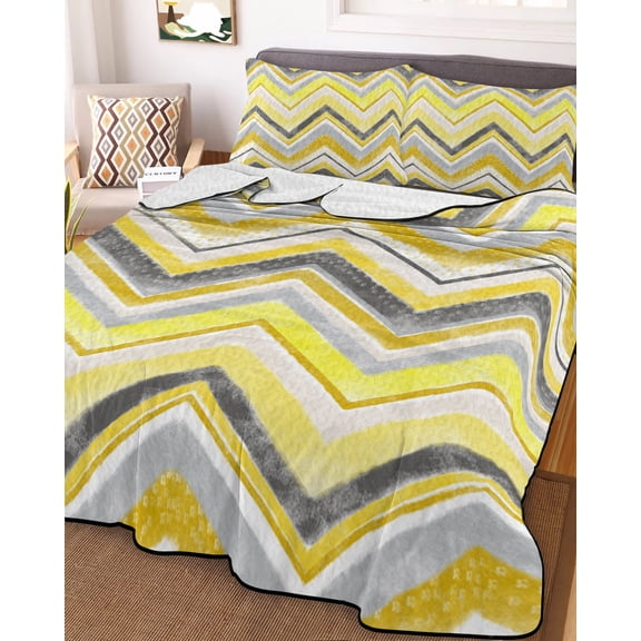 Full Quilt Bedding Set, Yellow Gray Gradient Zigzag Stripe Lightweight Coverlet Summer Comforter Set Soft Microfiber Bedspread, Nordic Style Abstract Art 3 Piece Quilt Set with 2 Pillow Shams