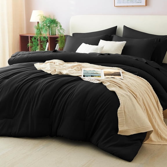 Full Size 7-Piece Comforter Set in Black with Down Alternative Comforter Fitted Sheet Flat Sheet Pillowcases and Shams