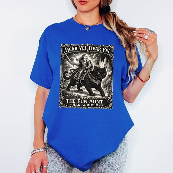 Fun Aunt Knight Riding Black Cat T-Shirt, Hear Ye Fun Aunt Has Arrived Tee, Funny Auntie Cat Meme Shirt Multicolor