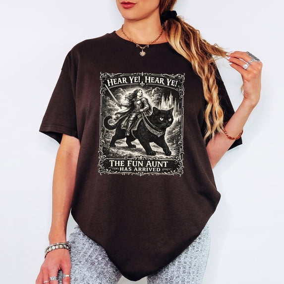 Fun Aunt Knight Riding Black Cat T-Shirt, Hear Ye Fun Aunt Has Arrived Tee, Funny Auntie Cat Meme Shirt Multicolor