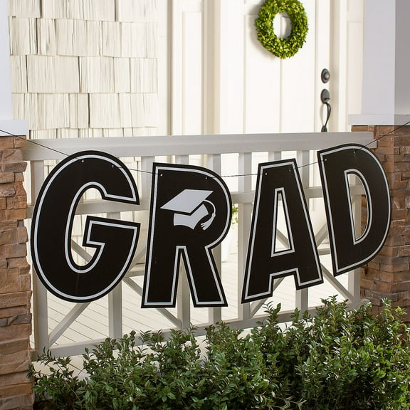 Fun Express Grad Outdoor Banner