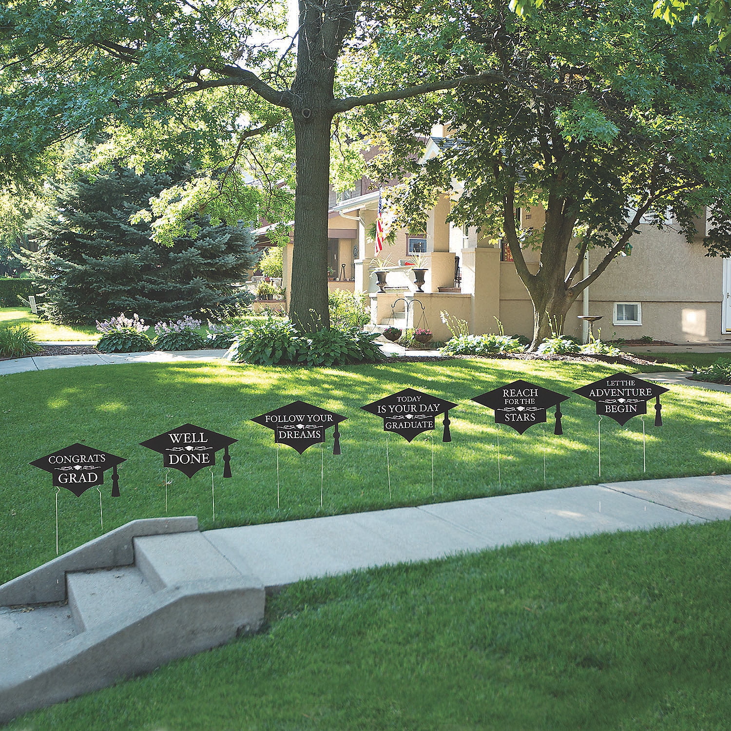 Black Graduation Cap Outdoor Yard Signs with Metal Stakes