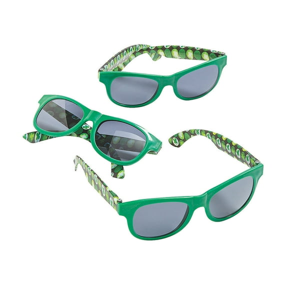 Fun Express Green St. Patrick's Day Party Favors, 12 Count