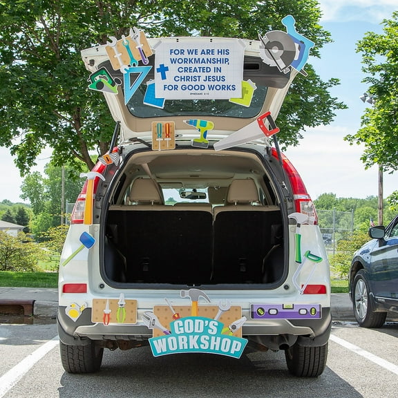 Fun Express Value Gods Workshop Trunk-or-Treat Decorating Kit - 17 Piece